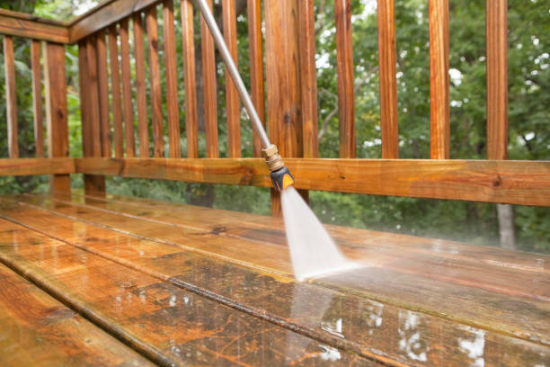 Best Deck and Patio Pressure Washing in Mason City, IA